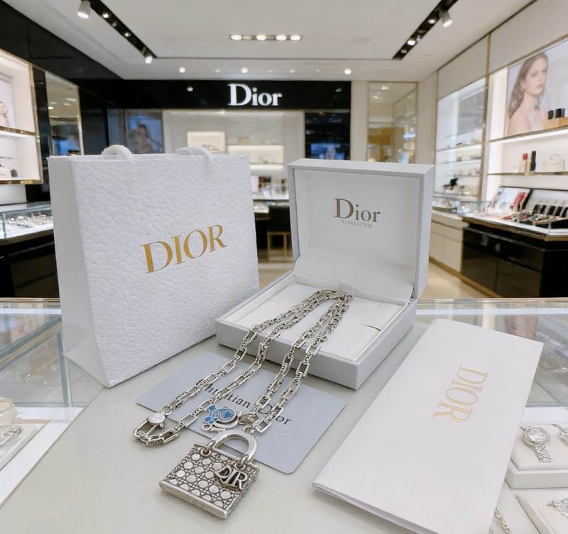 Dior Necklace 04yxs214
